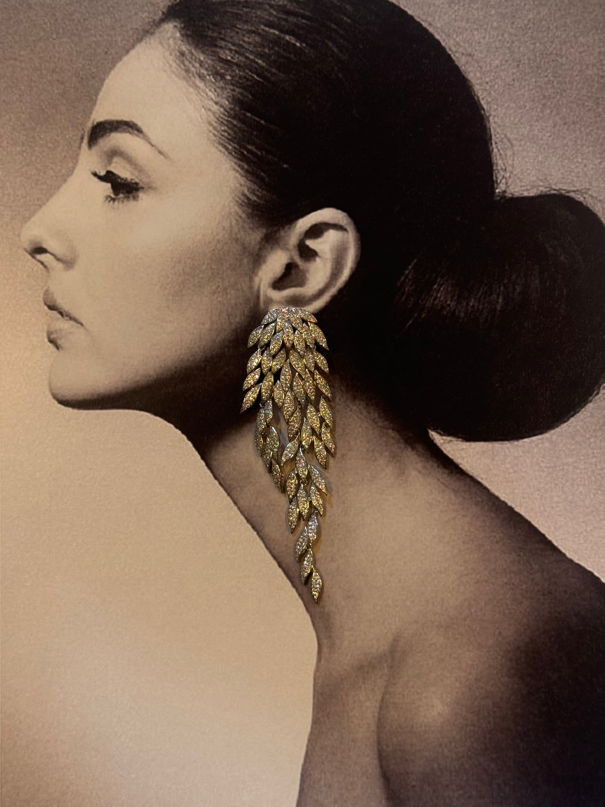 1990's leaf like pin earrings with sparkling Diamantine