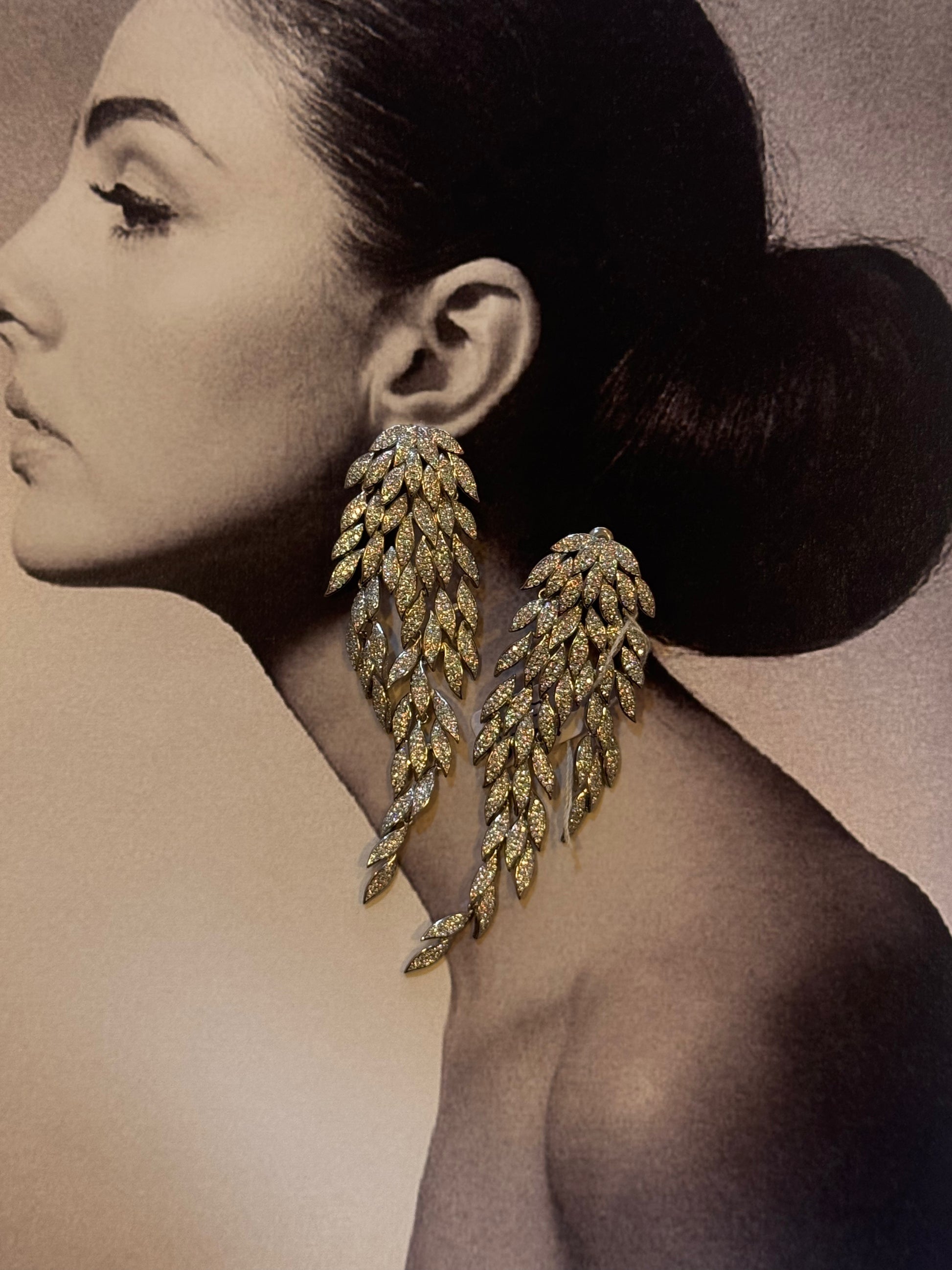 1990's leaf like pin earrings with sparkling Diamantine