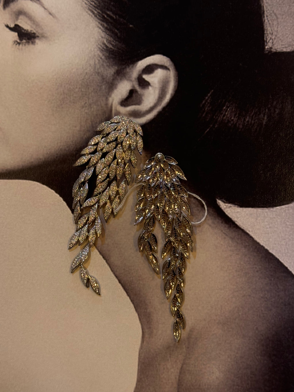 1990's leaf like pin earrings with sparkling Diamantine