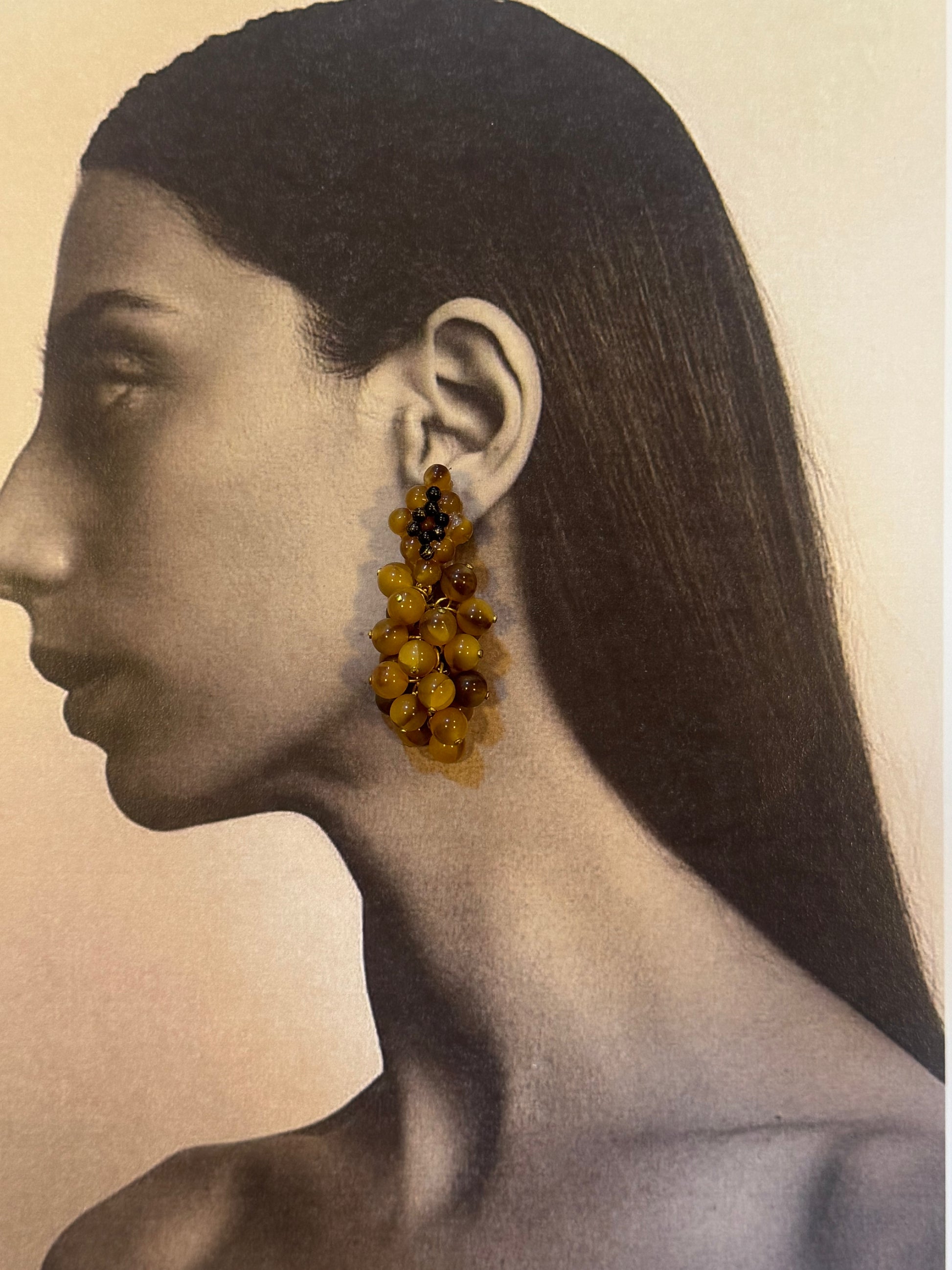 1980's drop grapes style earrings