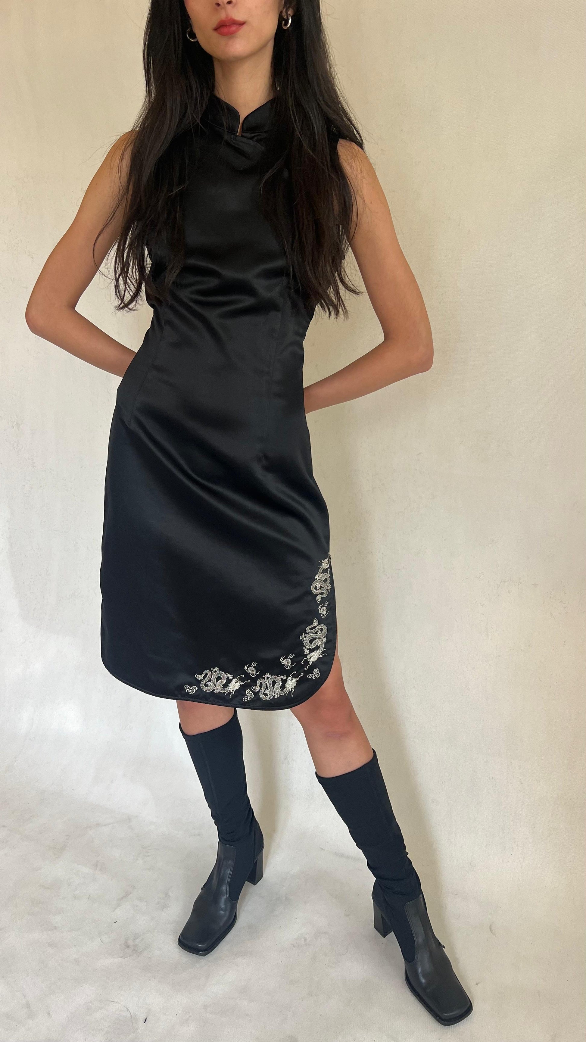 Cheongsam embroidered black dress