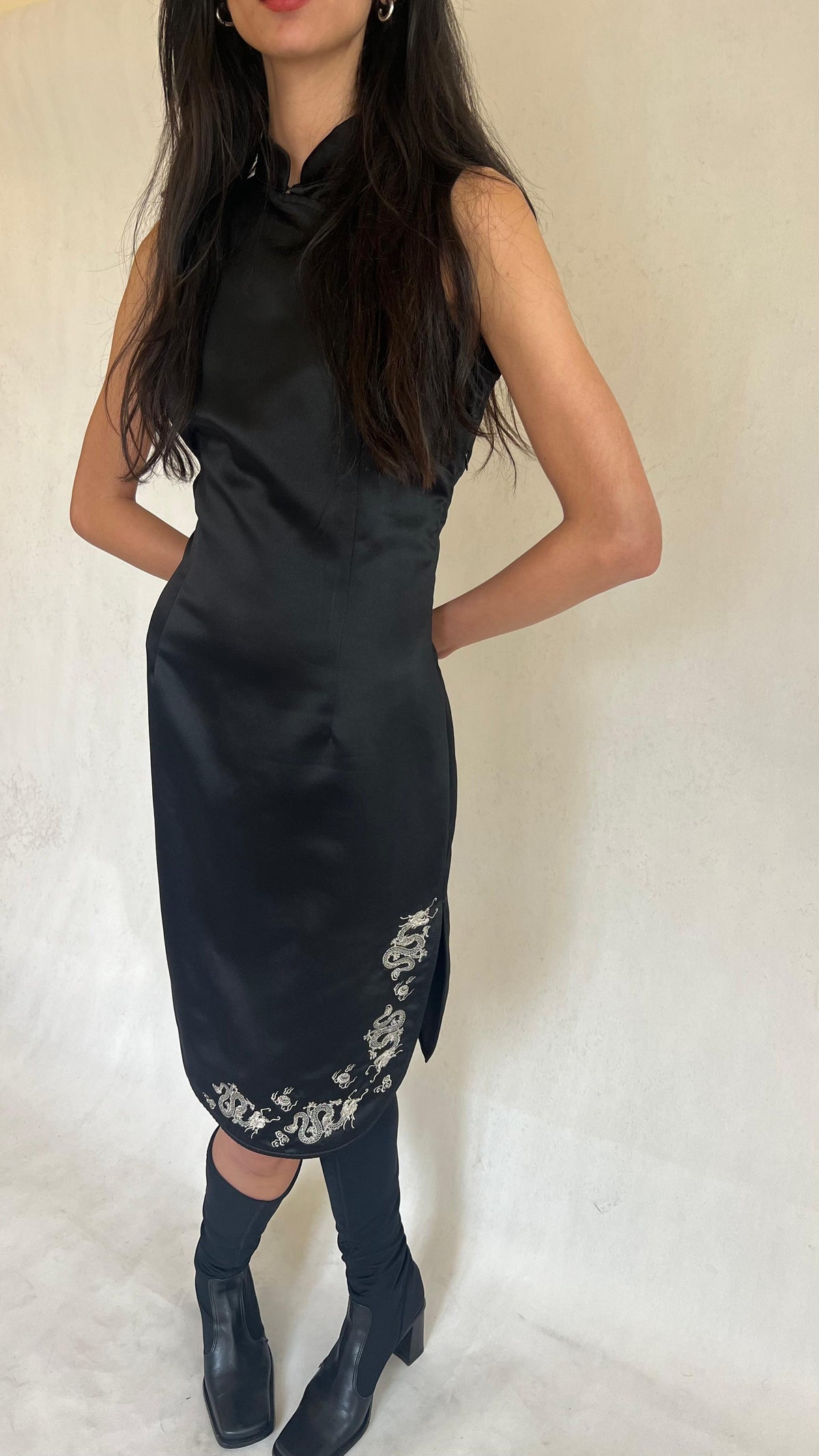 Cheongsam embroidered black dress