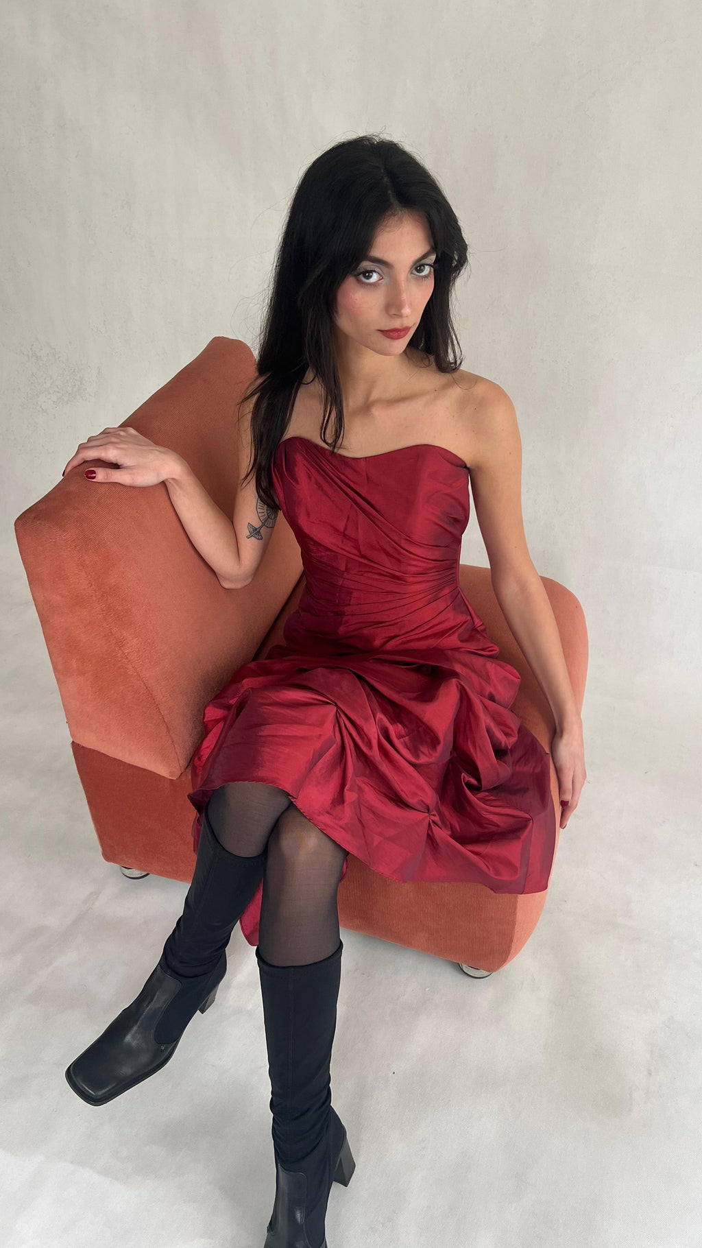 Y2k strapless burgendy gown