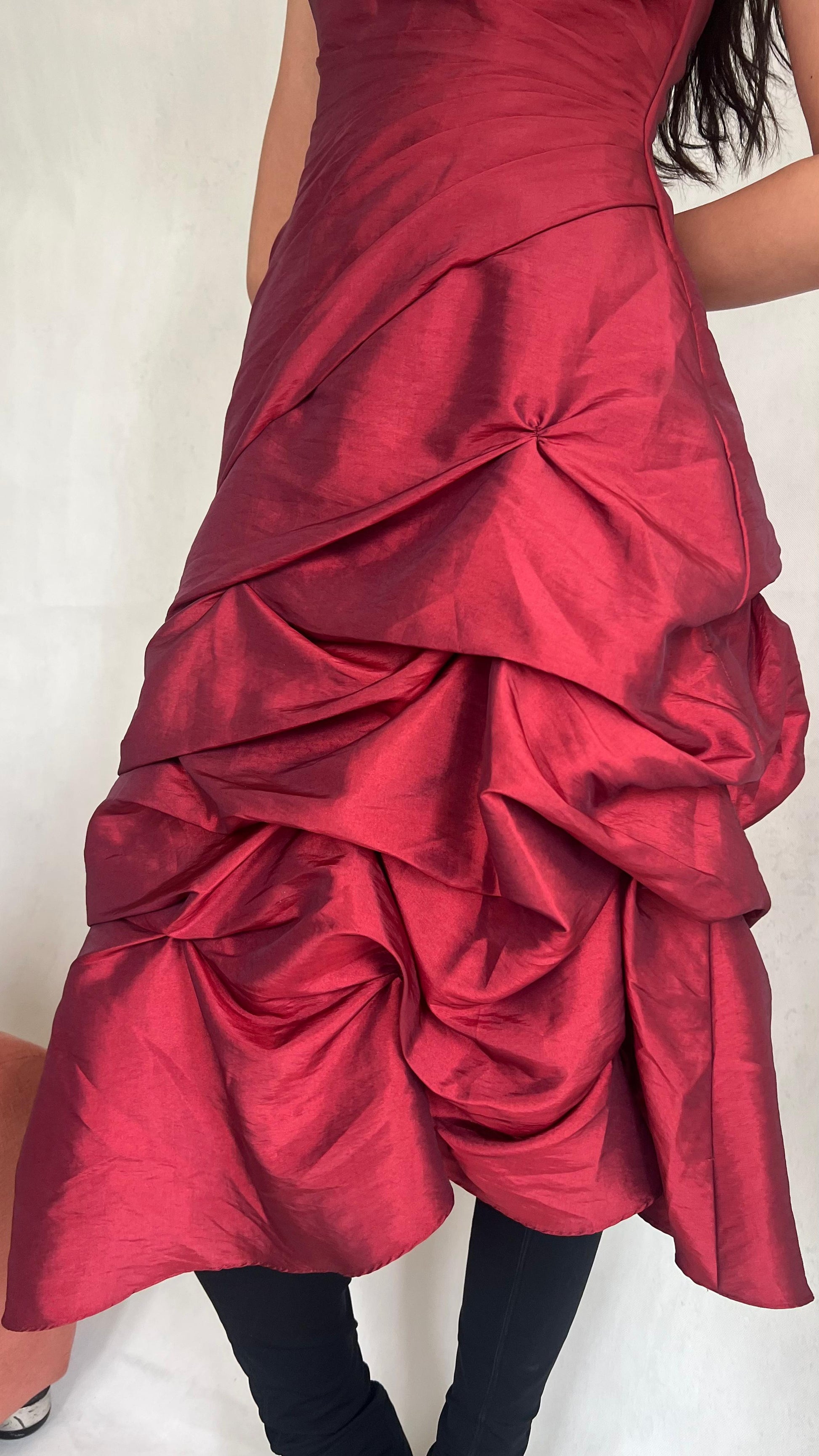 Y2k strapless burgendy gown