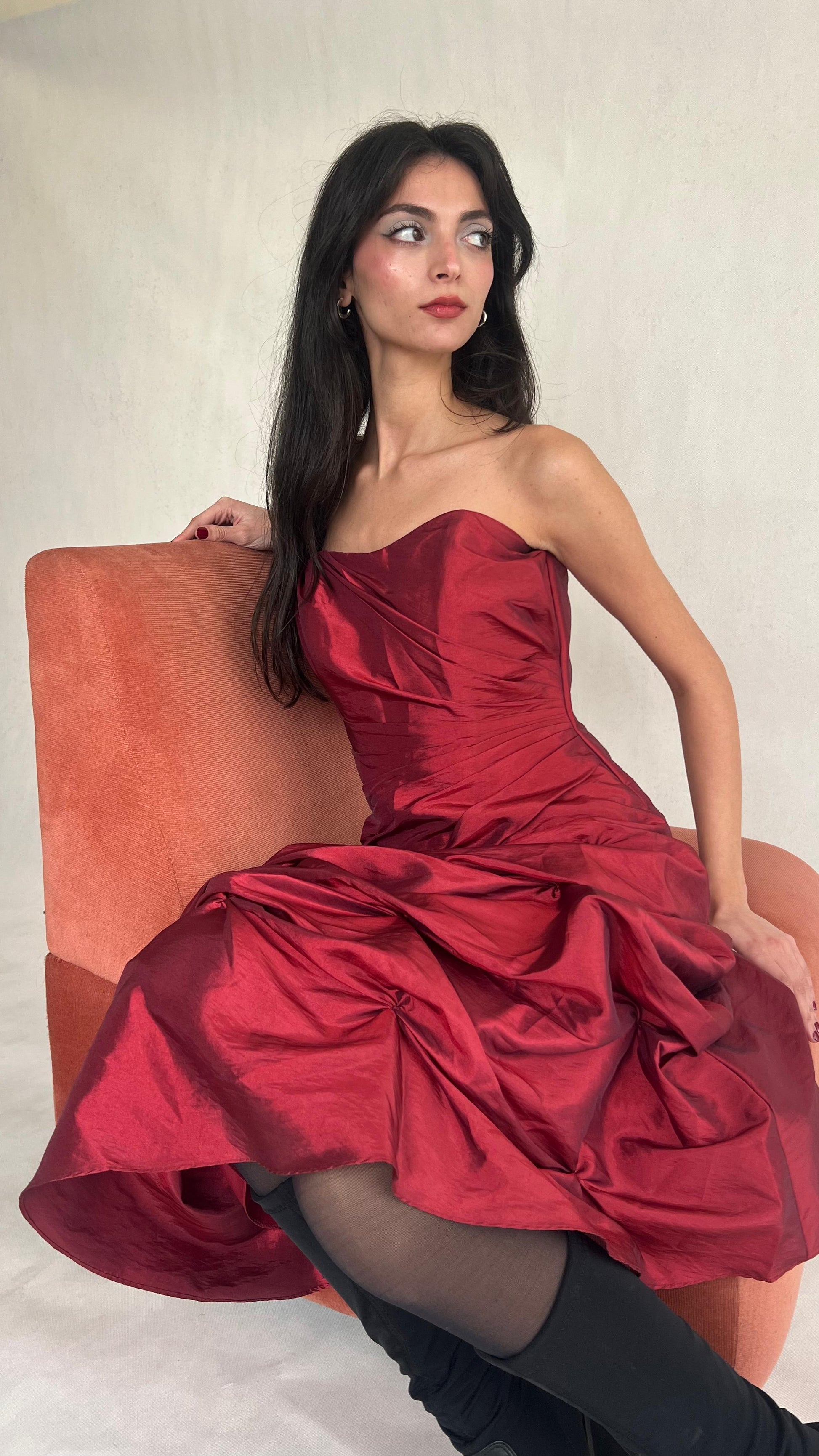 Y2k strapless burgendy gown