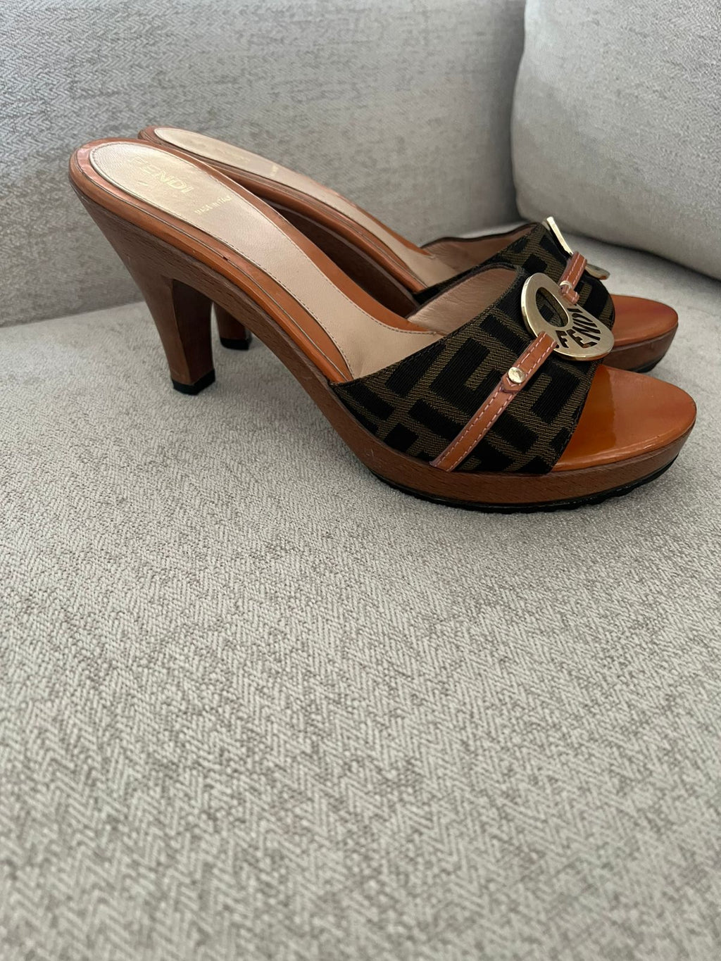 Fendi clogs