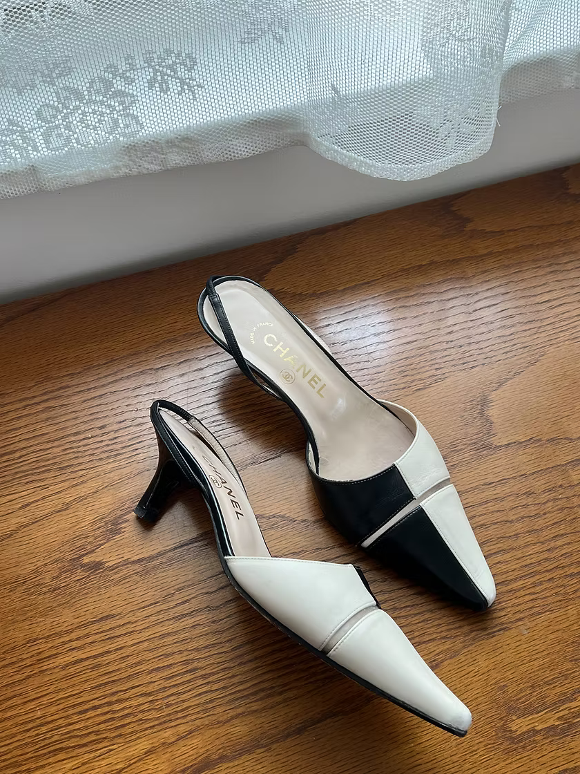 Vintage Chanel two-tone slingback heels