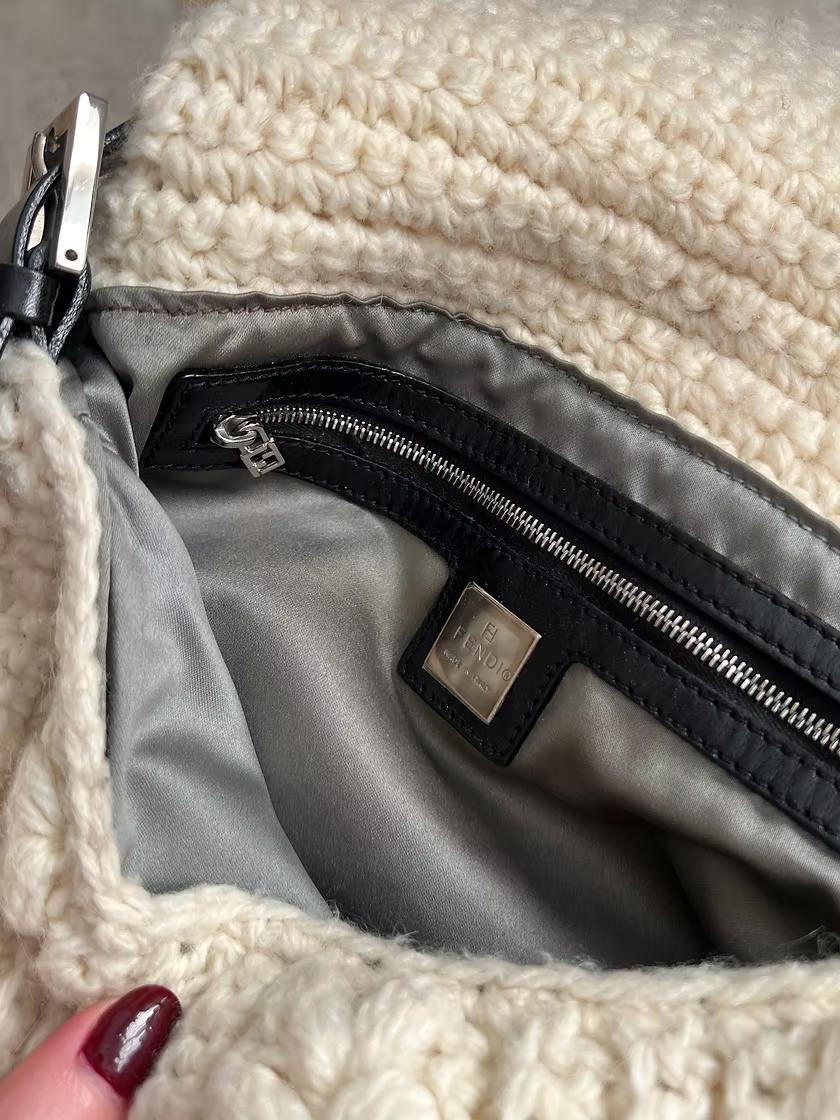 Vintage Fendi F/W 1999 Ivory Knit Mamma Baguette