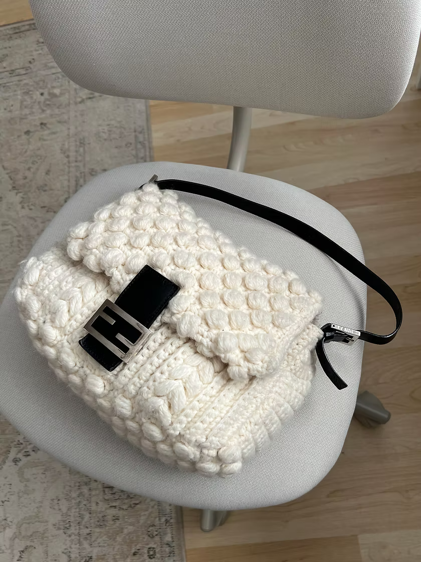 Vintage Fendi F/W 1999 Ivory Knit Mamma Baguette