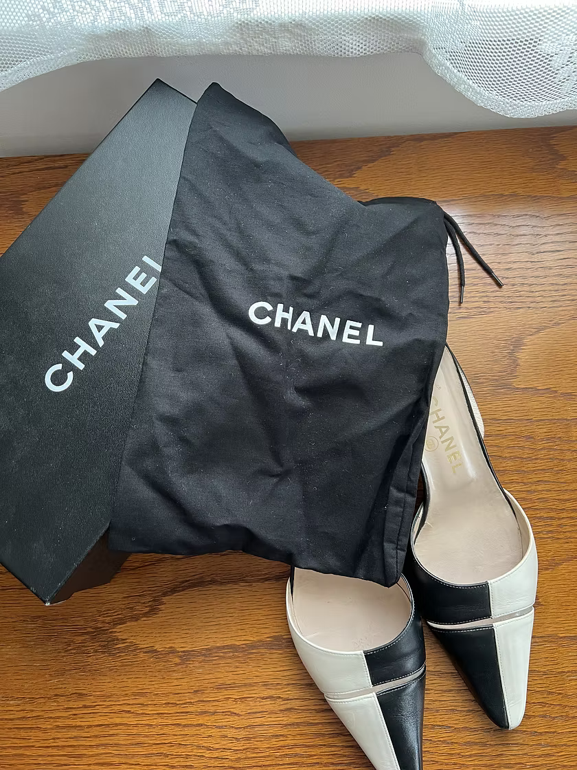 Vintage Chanel two-tone slingback heels