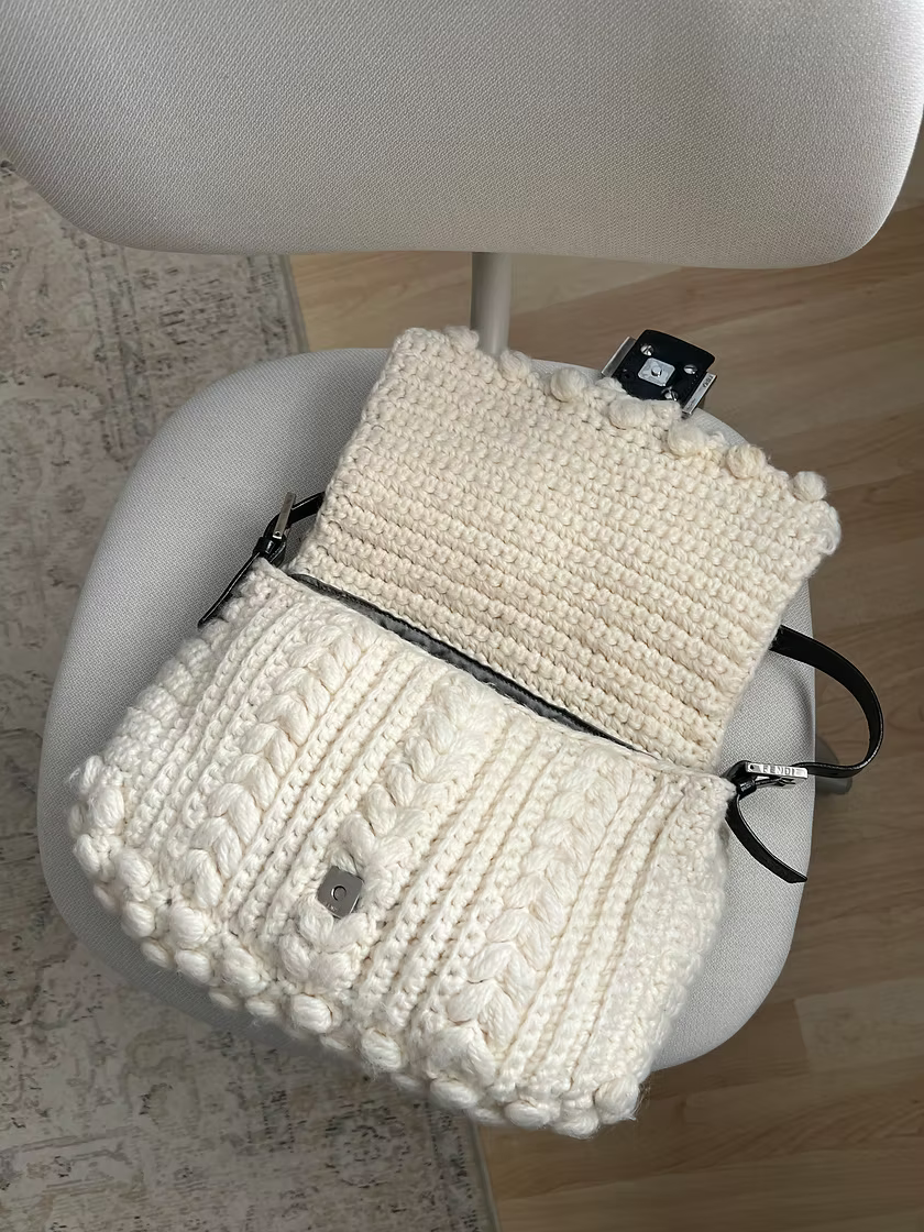 Vintage Fendi F/W 1999 Ivory Knit Mamma Baguette
